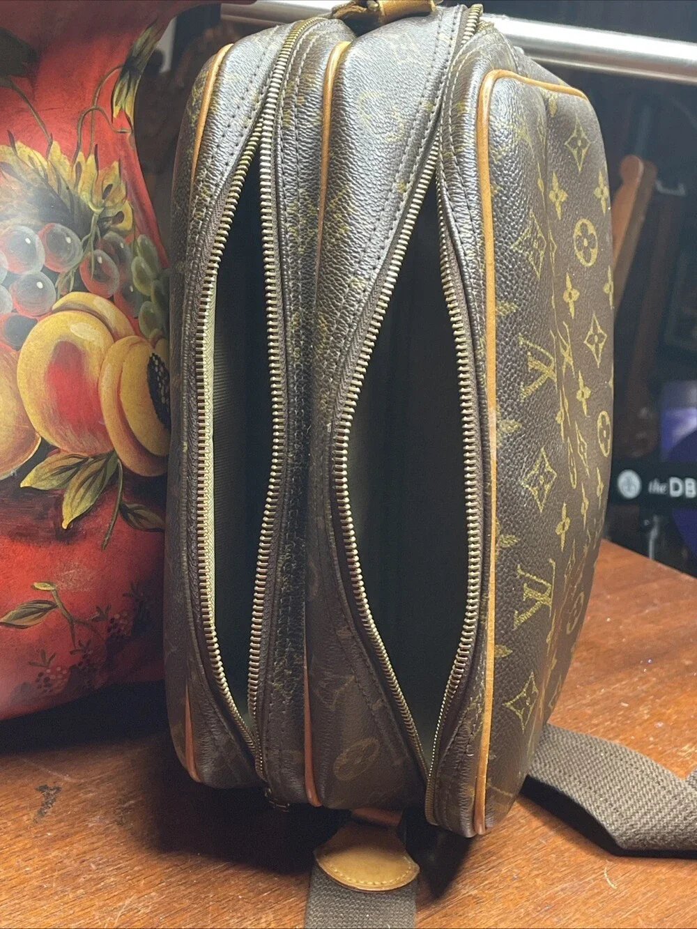Authentic LOUIS VUITTON Reporter PM Monogram SP1012 Shoulder Bag